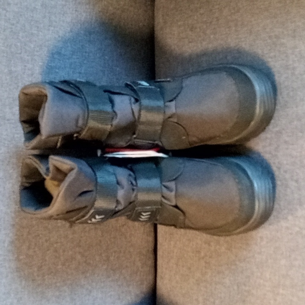 Attiba snow boots, men's sz 40, Italian made waterproof.